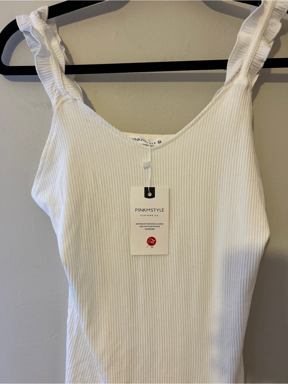 NWT PinkMStyle White Ribbed Ruffle Strap Tank Top Women’s Medium Stretch
